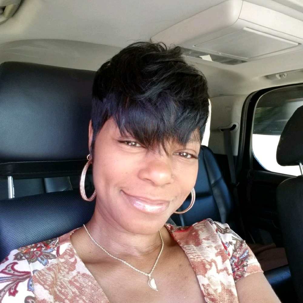 Meet your Posher, Nikki